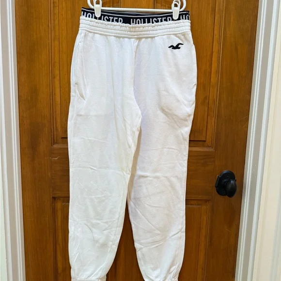 Hollister White Joggers with Elastic Waistband and Relaxed Fit - Picture 1 of 8